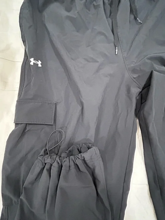 Under Armour Black Cargo Jogger Pants Women’s XL Lightweight Athletic Streetwear - Picture 4 of 6